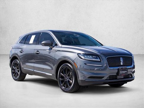Used 2022 Lincoln Nautilus Reserve w/ Monochromatic Package AWD/4WD image 3