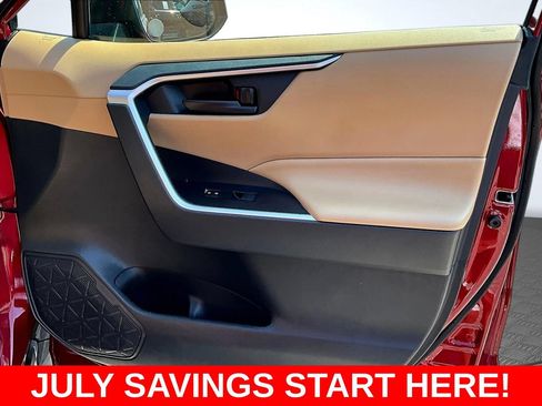 Used 2020 Toyota RAV4 LE FWD image 29