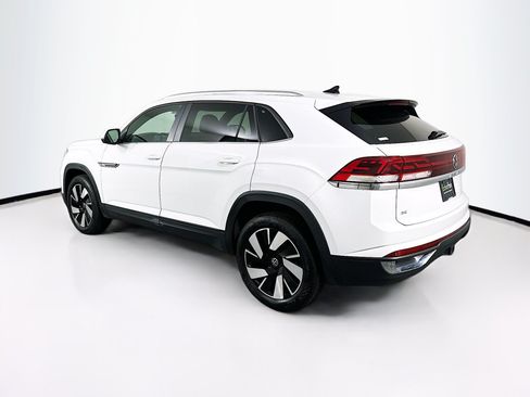 Used 2025 Volkswagen Atlas Cross Sport SE FWD image 5