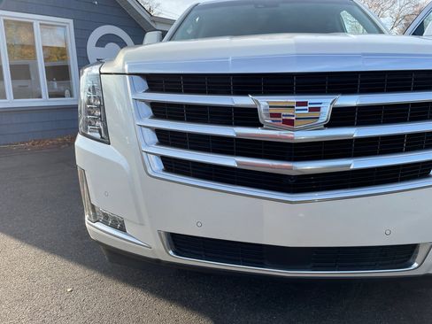 Used 2015 Cadillac Escalade ESV Premium image 21