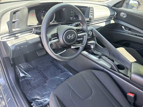 Used 2023 Hyundai Elantra SEL FWD image 10