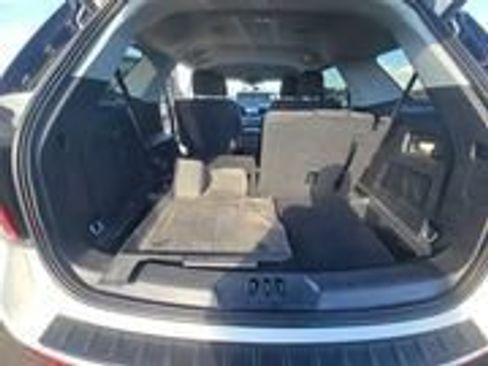 Used 2023 Ford Explorer XLT image 6
