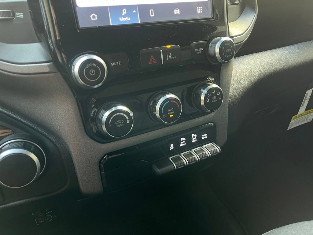 New 2026 RAM 1500 Express RWD image 15