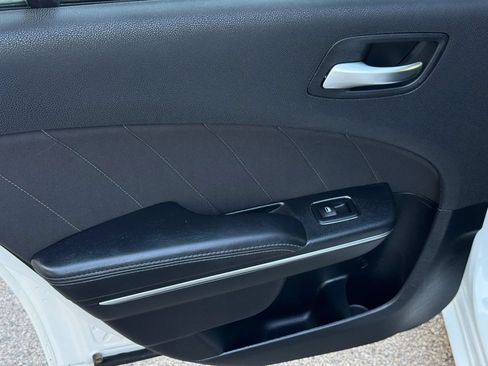 Used 2016 Dodge Charger SXT w/ Navigation & Travel Group RWD image 16