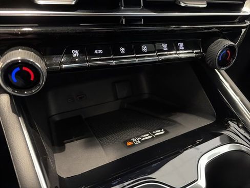 New 2026 Chevrolet Traverse Z71 w/ Driver Confidence Package image 21