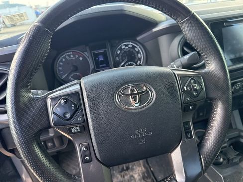 Used 2019 Toyota Tacoma SR5 image 10