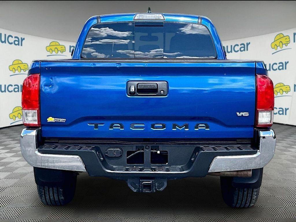 Used 2017 Toyota Tacoma TRD Off-Road w/ Tow Package AWD/4WD image 5