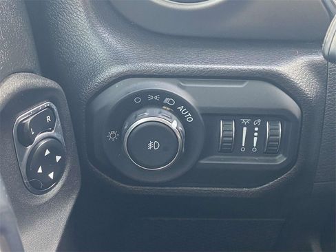 Used 2022 Jeep Wrangler Unlimited Sport image 64