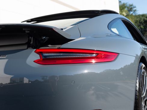Used 2017 Porsche 911 Carrera RWD image 17