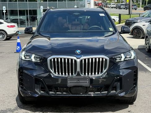 Used 2024 BMW X5 xDrive40i w/ M Sport Package AWD/4WD image 2