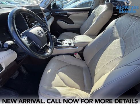 Used 2021 Toyota Highlander Platinum AWD/4WD image 9