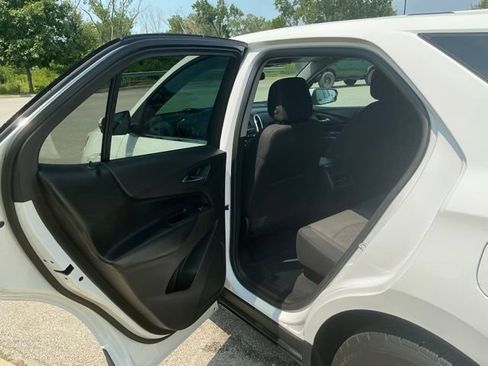 Used 2019 Chevrolet Equinox LT AWD/4WD image 16