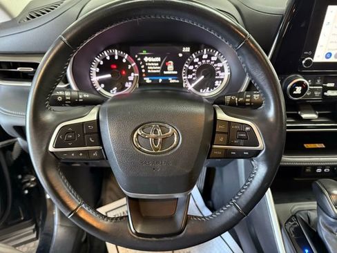 Used 2023 Toyota Highlander L image 26