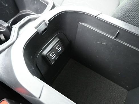 Certified 2024 Toyota RAV4 XLE w/ Convenience Package image 25