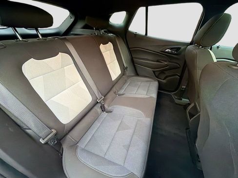 Used 2024 Chevrolet Trax RS w/ Sunroof Package FWD image 26