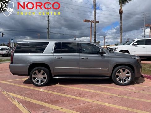 Used 2019 Cadillac Escalade ESV Luxury image 39