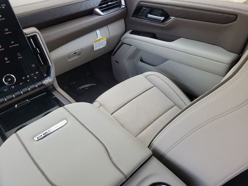 New 2026 GMC Yukon XL Denali w/ Denali Reserve Package AWD/4WD image 15