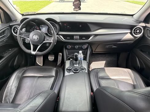 Used 2018 Alfa Romeo Stelvio Sport w/ Quick Order Package 22J Sport AWD/4WD image 15