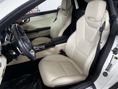 Used 2019 Mercedes-Benz SLC 300 w/ Premium Package image 36