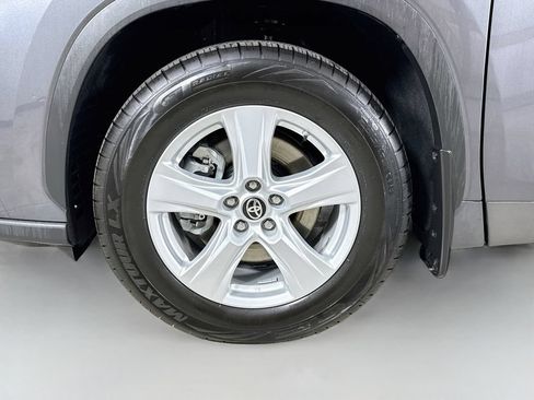 Certified 2025 Toyota Highlander LE AWD/4WD image 32
