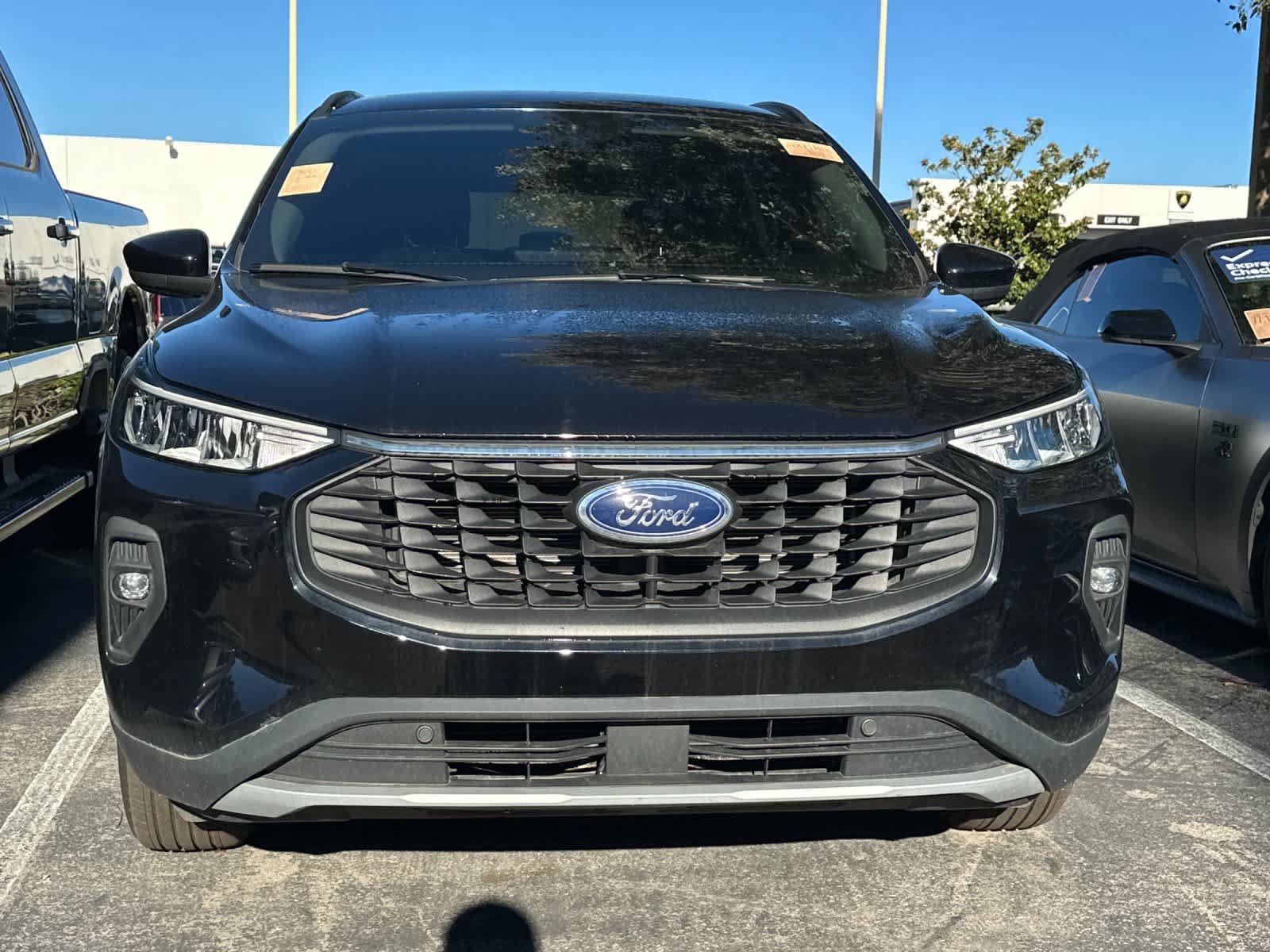 Used 2025 Ford Escape SE FWD image 2