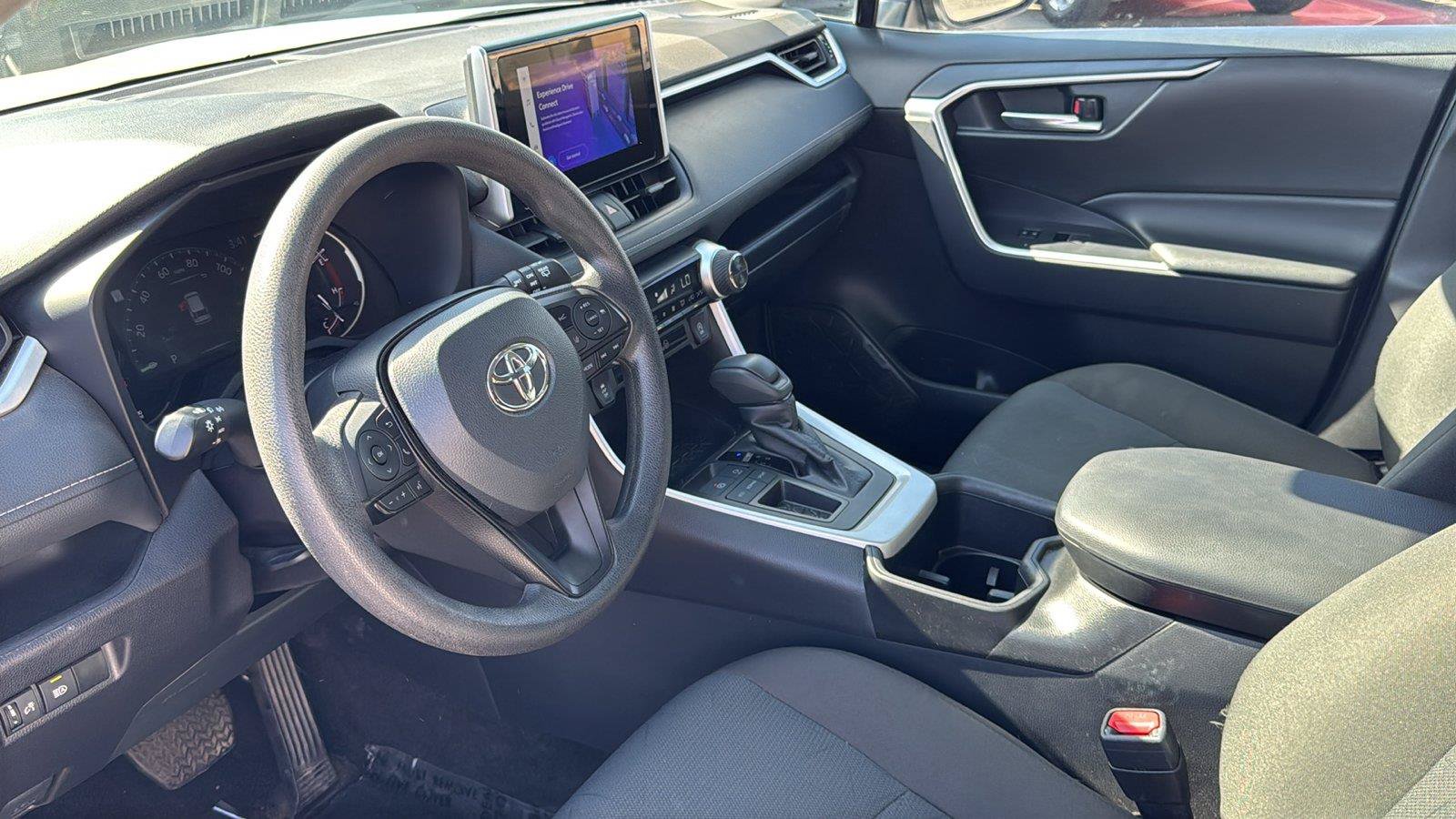 Used 2025 Toyota RAV4 XLE FWD image 19