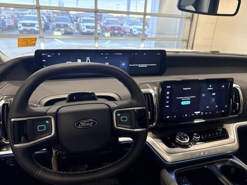 New 2026 Ford Expedition Platinum image 30