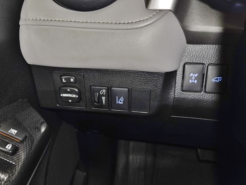 Used 2018 Toyota RAV4 Adventure AWD/4WD image 41