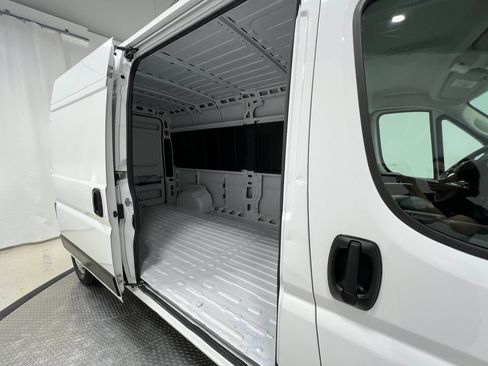Used 2023 RAM ProMaster 2500 FWD image 30