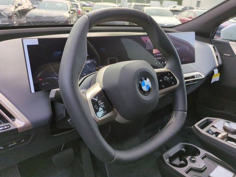 Certified 2026 BMW iX xDrive60 image 17