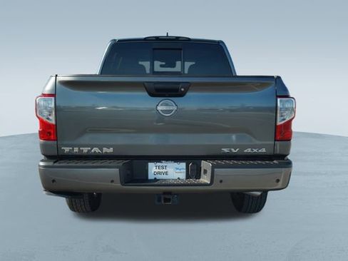 Used 2024 Nissan Titan SV w/ SV Convenience Package image 8