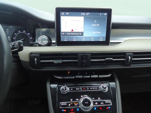 Used 2022 Lincoln Corsair AWD w/ Premium Package image 15