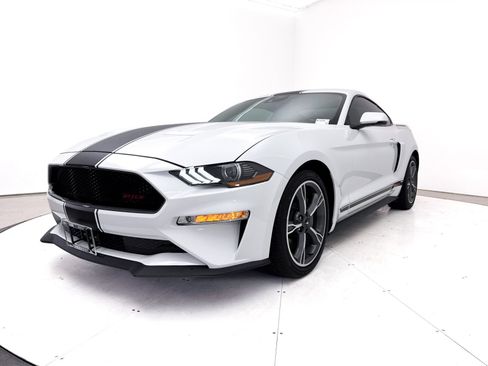 Used 2022 Ford Mustang GT Premium w/ Equipment Group 401A RWD image 16