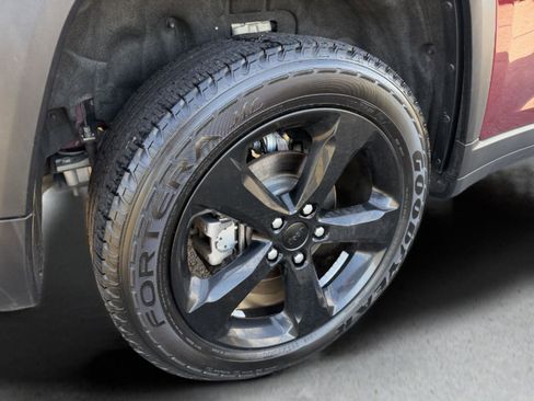 Used 2023 Jeep Grand Cherokee Altitude image 38