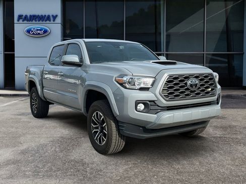 Used 2020 Toyota Tacoma TRD Sport w/ TRD Premium Sport Package image 2