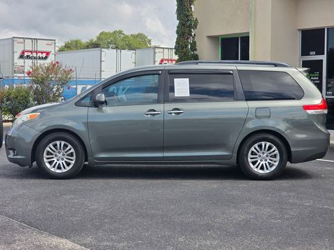 Used 2014 Toyota Sienna Limited image 8