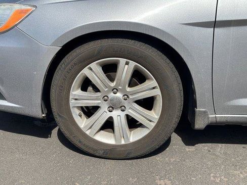 Used 2013 Chrysler 200 LX image 5