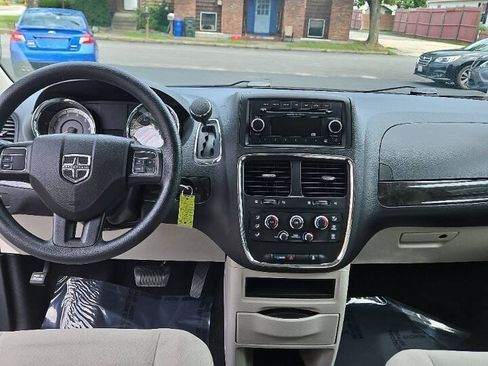 Used 2017 Dodge Grand Caravan SE w/ Power Window Group FWD image 13