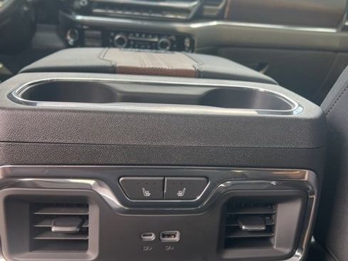 Used 2024 Chevrolet Silverado 2500 High Country w/ Technology Package image 10