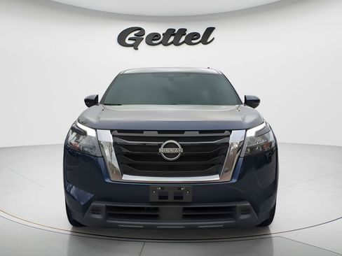 Used 2025 Nissan Pathfinder SV FWD image 2