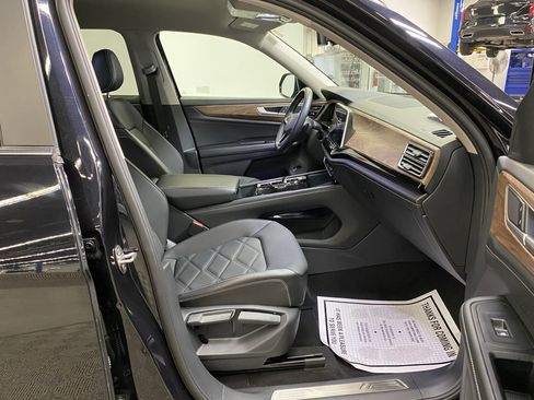 Used 2024 Volkswagen Atlas SE image 49