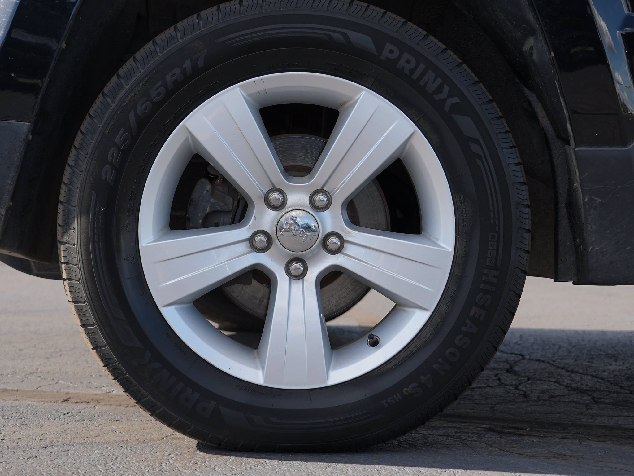Used 2016 Jeep Patriot Latitude FWD image 11