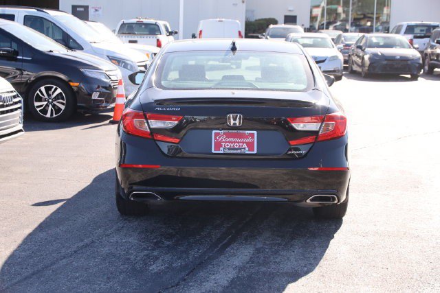 Used 2018 Honda Accord Sport image 6