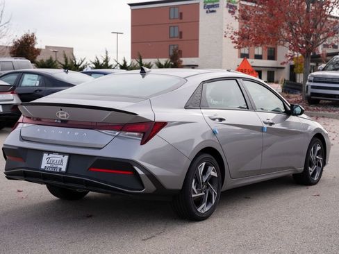 New 2025 Hyundai Elantra Sport image 7