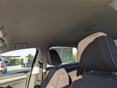 Certified 2025 Volkswagen Jetta S image 21