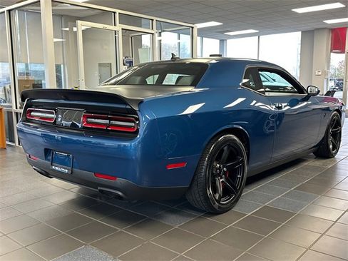 Used 2022 Dodge Challenger SRT Hellcat image 3