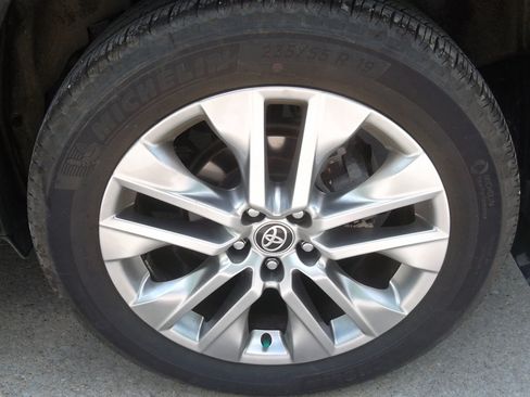 Used 2025 Toyota RAV4 XLE Premium w/ Weather Package AWD/4WD image 15