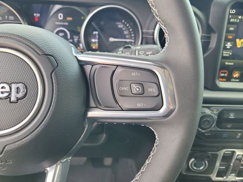 Used 2023 Jeep Wrangler Unlimited Sahara AWD/4WD image 16