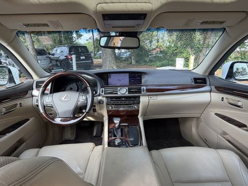 Used 2013 Lexus LS 460 w/ Comfort Pkg RWD image 35
