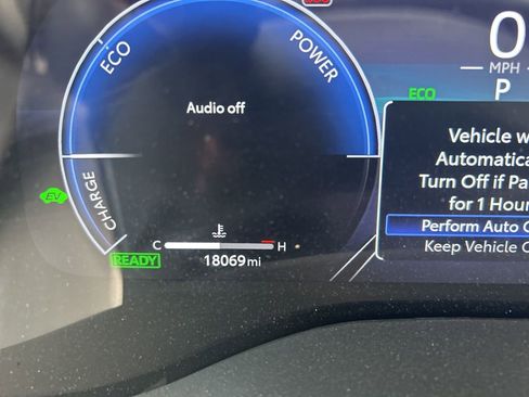 Used 2025 Toyota Sienna XSE AWD/4WD image 4